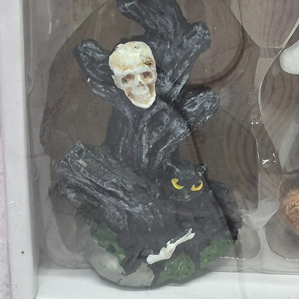 Seasonal Collection Halloween 6 Piece Fairy Garden Miniature Ghost Skull Set